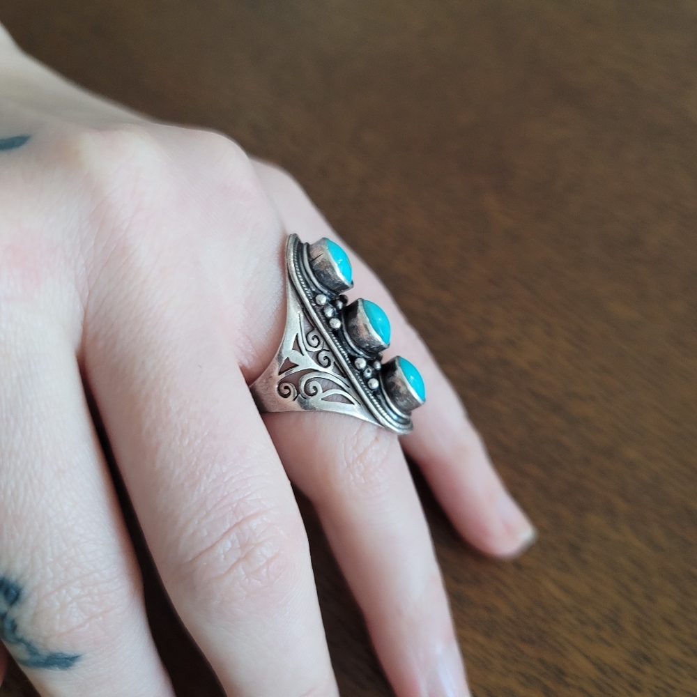 Silver Triple Turquoise ring - Picture 4 of 16